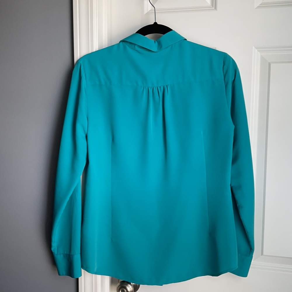 Button up blouse - Picture 2 of 4